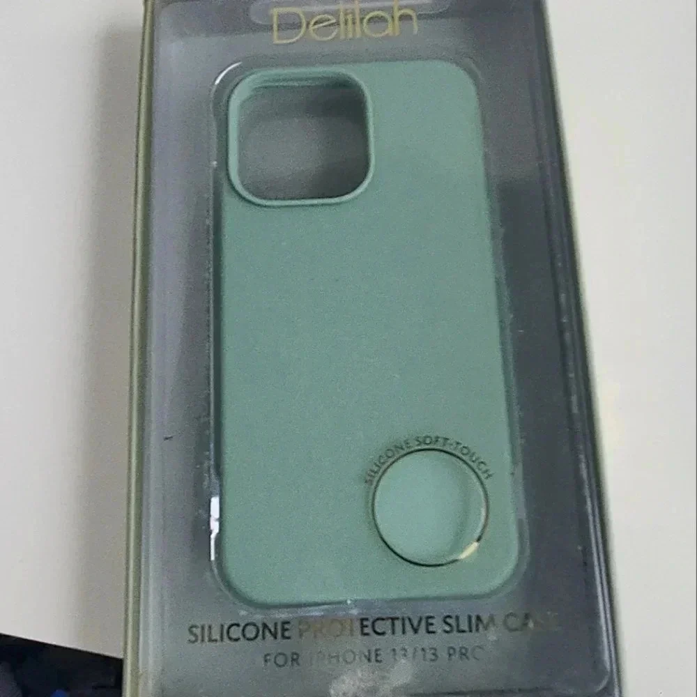 IPhone 13/13 Pro Delilah Case Damaged Box